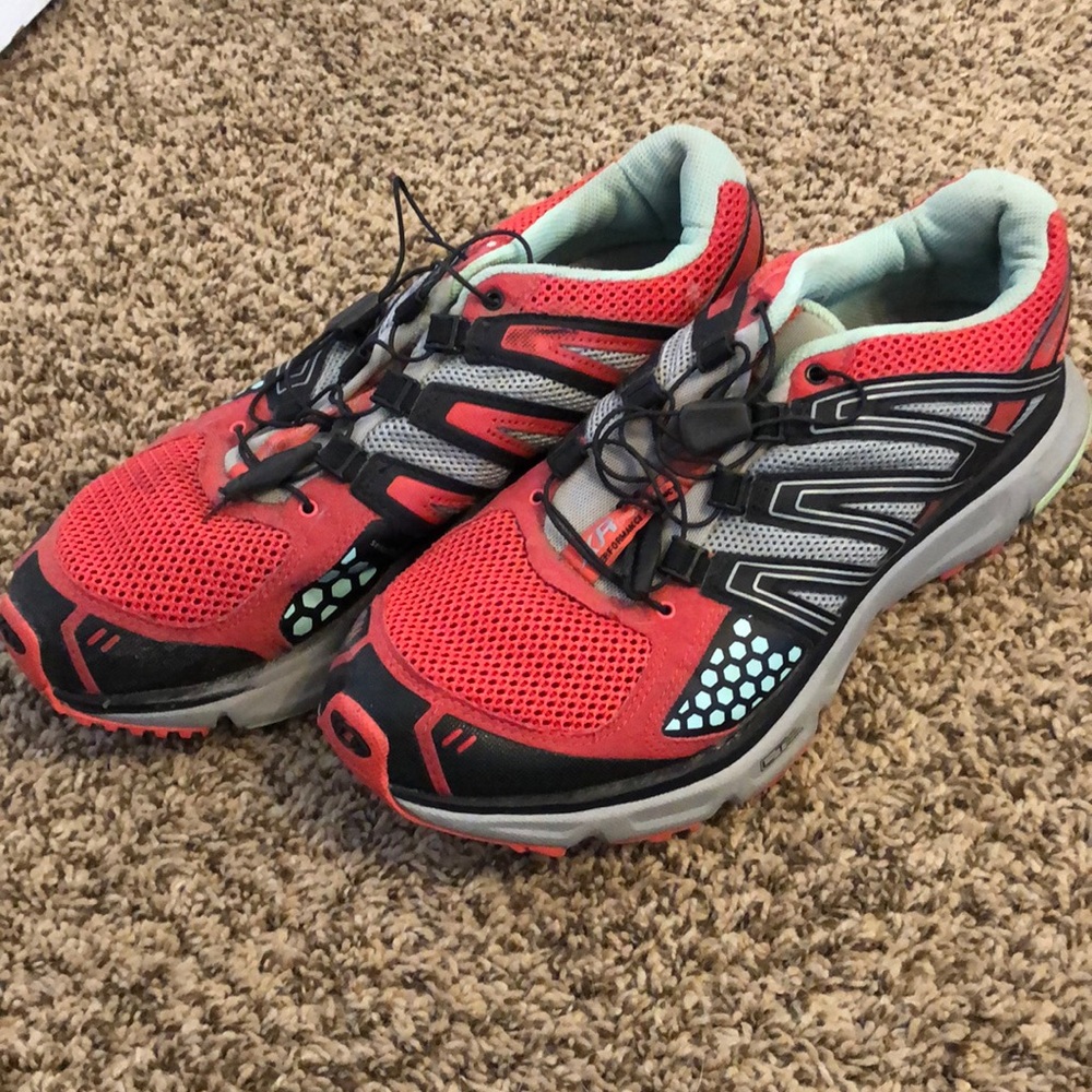 Salomon Women’s Running Shoes. Strap Down design.